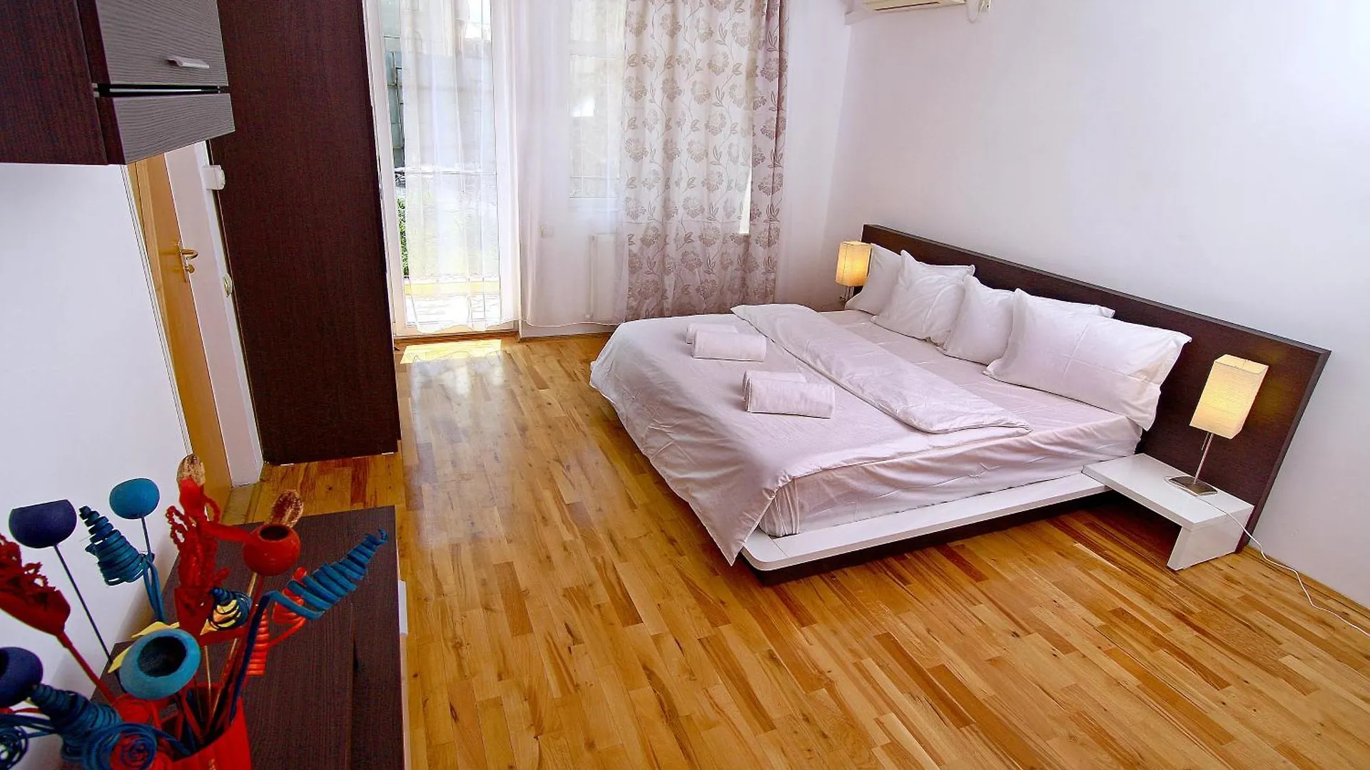 Bucharest Last Minute Accommodation Apartament